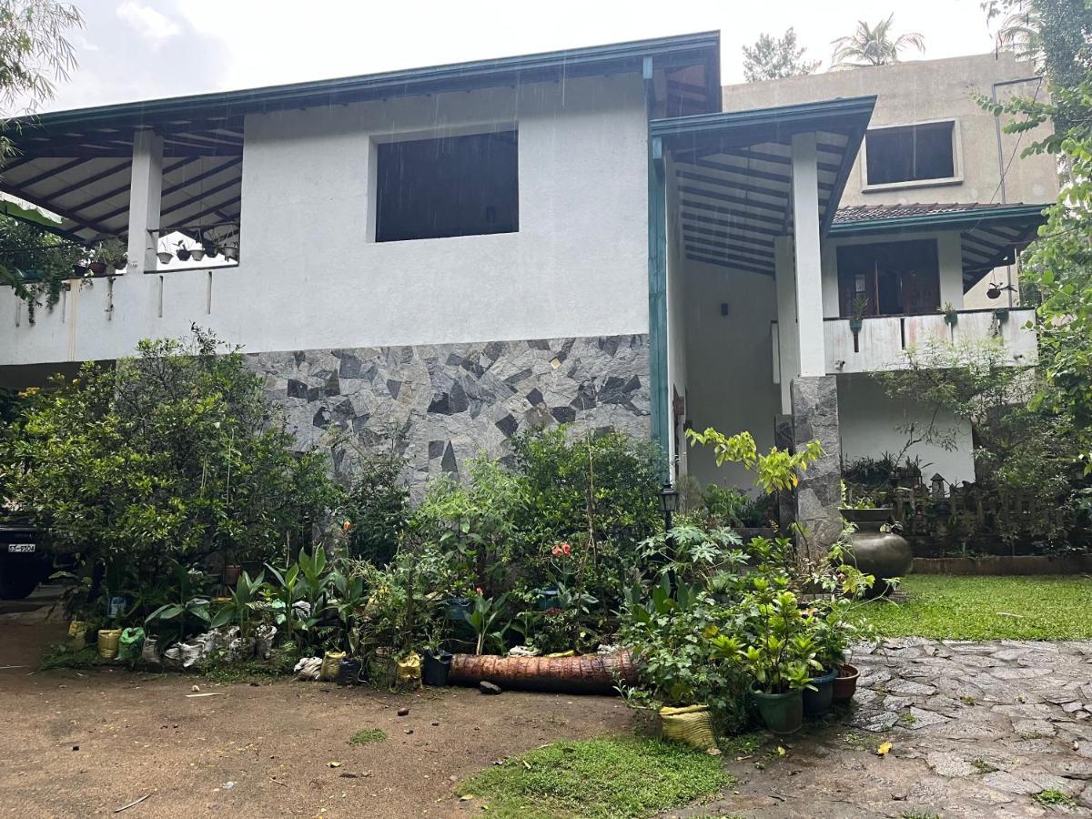 Apartamento Rustic Mahaweli Kandy Exterior foto